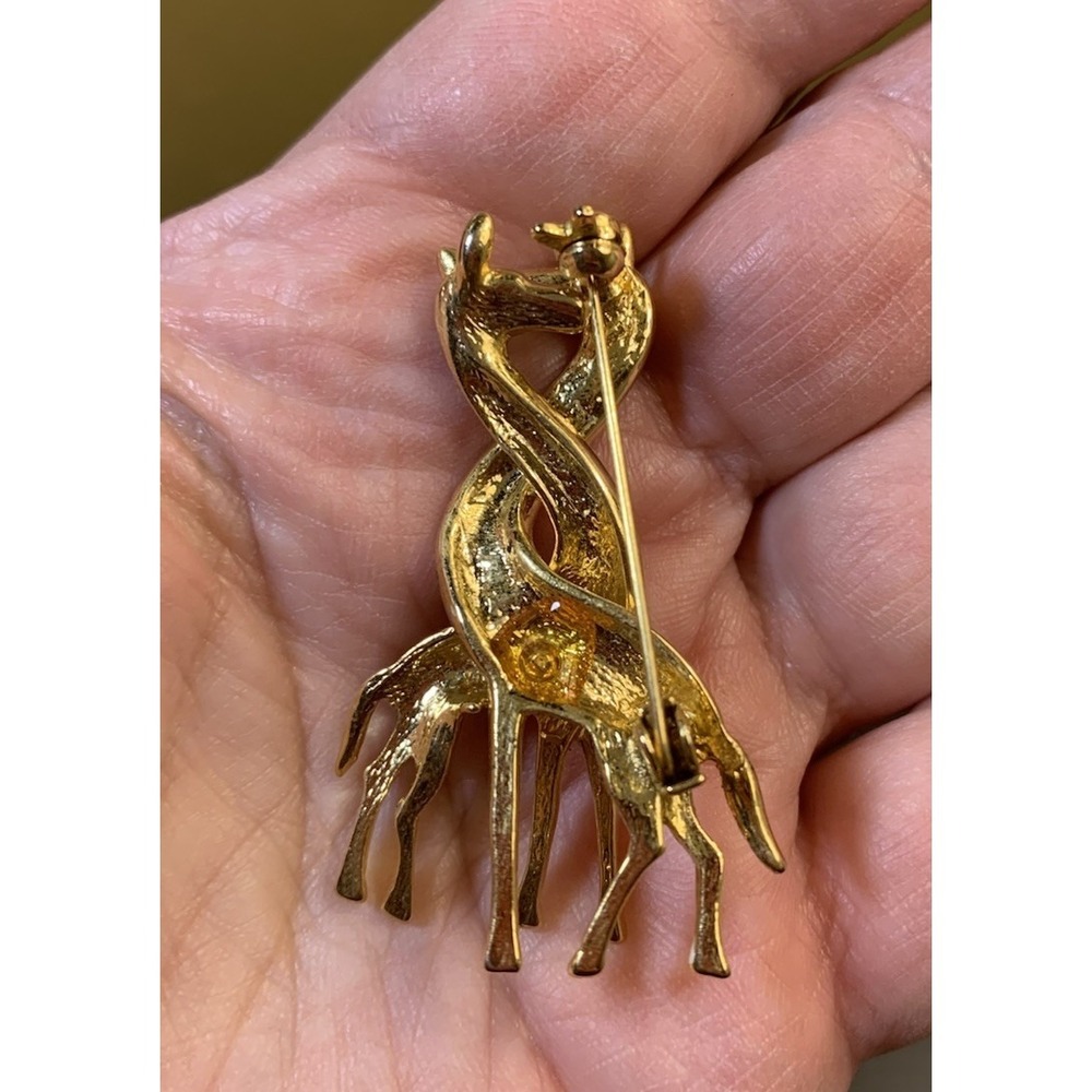 Vintage Gold Tone Black & White Enamel Intertwined Giraffes Pin Brooch - Picture 3 of 7